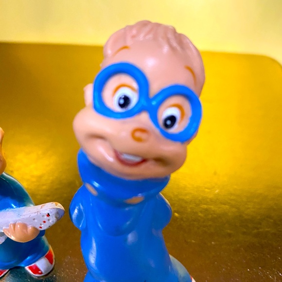 ALVIN AND THE CHIPMUNKS VTG 80s SIMON 3.25” & SIMON PLAYING GUITAR PVC FIGURES - Picture 5 of 11